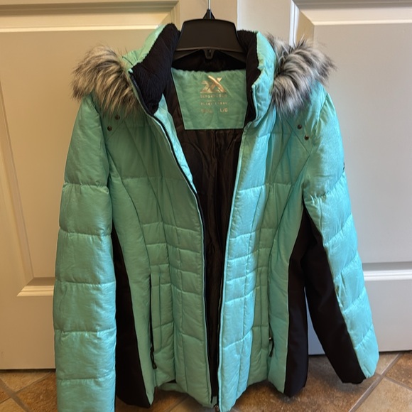 Zero Exposure Winter Coat - Picture 5 of 5